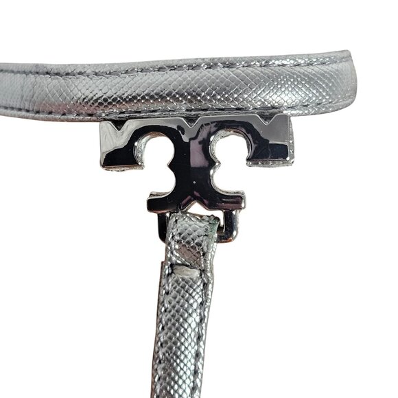 Tory Burch Women’s Silver Leather Sandals 8 Thong Logo Flat Old Money Coastal - Picture 11 of 12